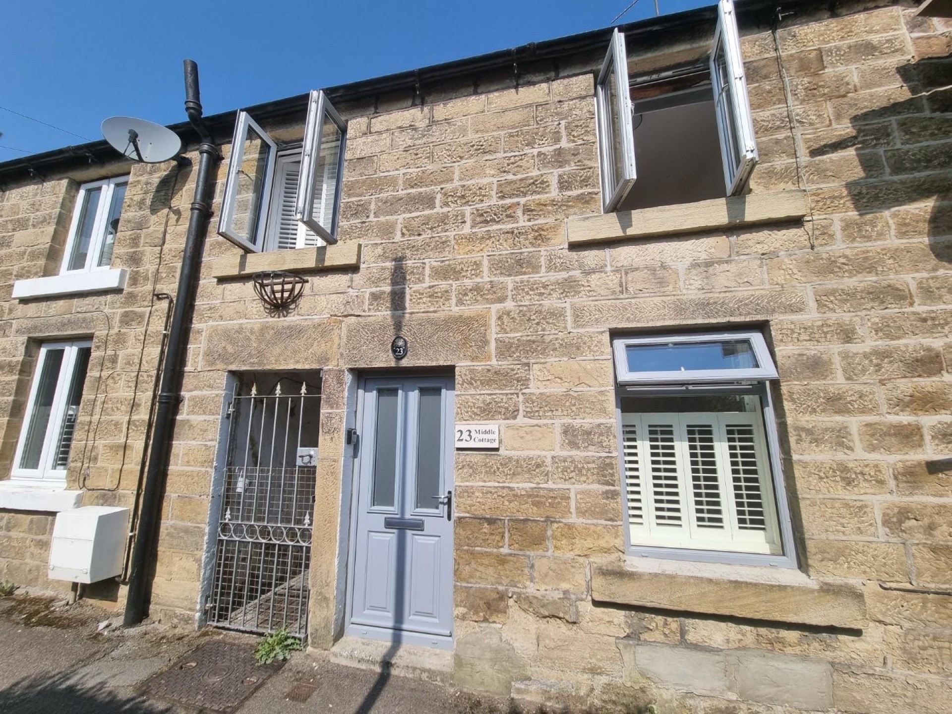 Images for Middle Cottage, 23 Knowleston Place, Matlock