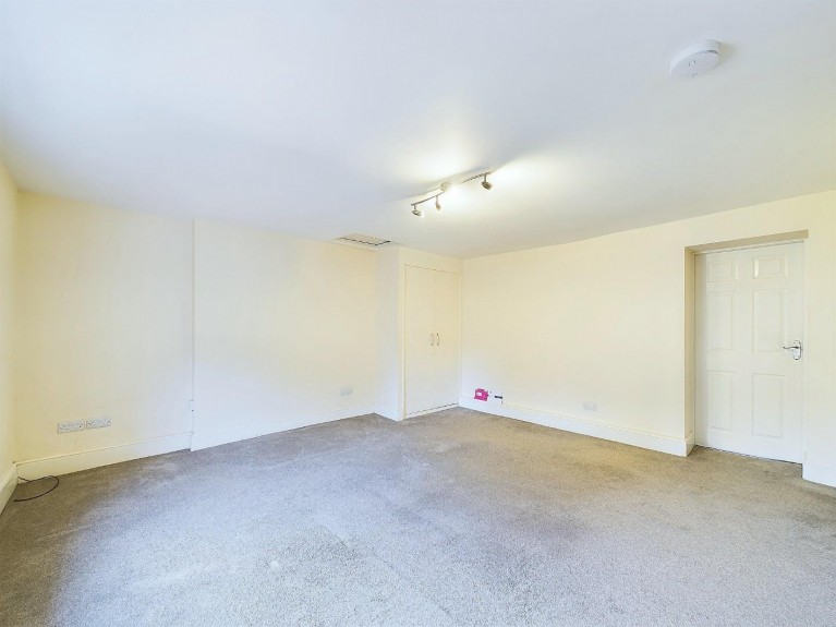 Image of Flat 8 Dale House, Market Place, Wirksworth