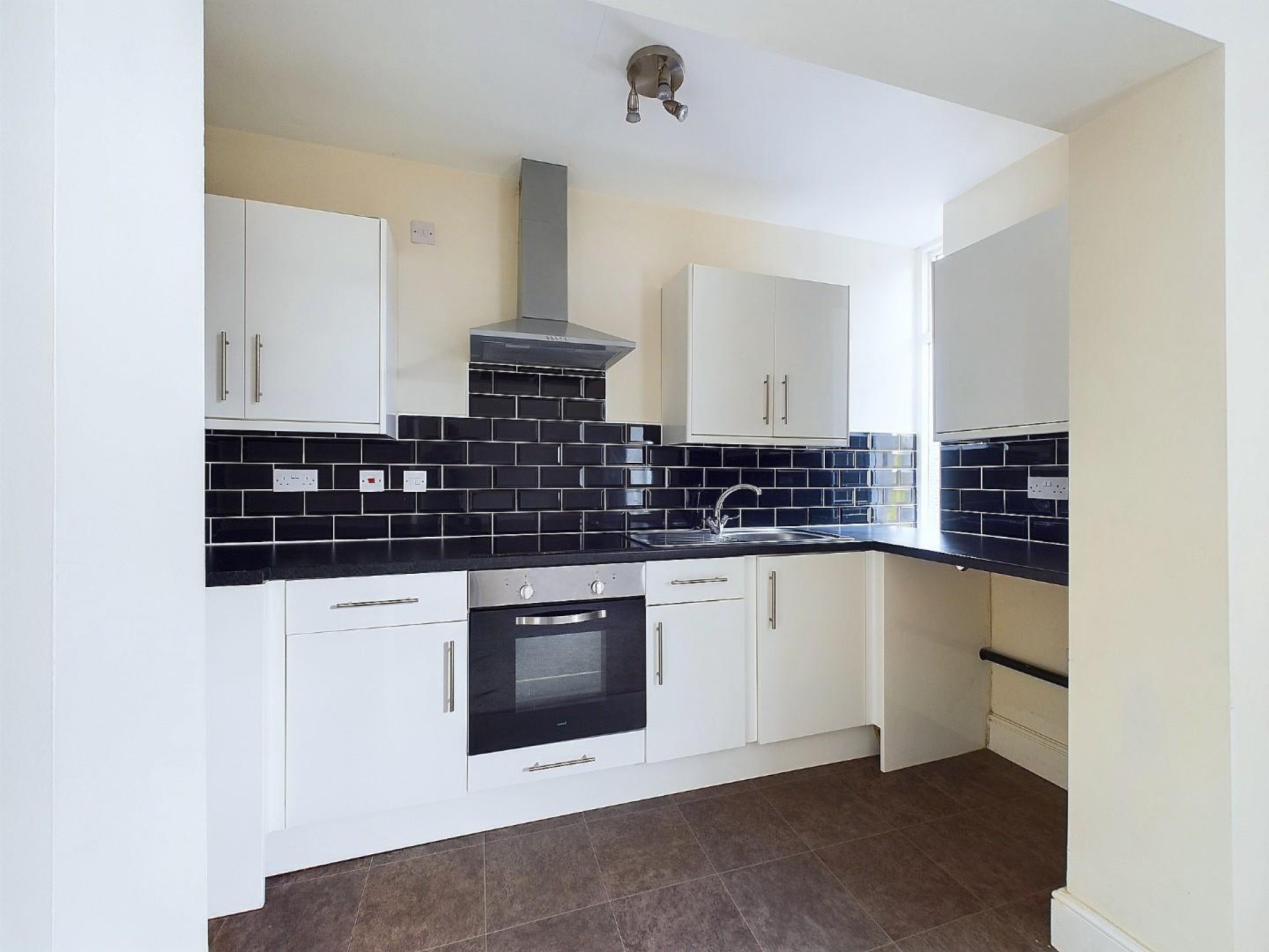 Images for Flat 4 Dale House, Market Place, Wirksworth